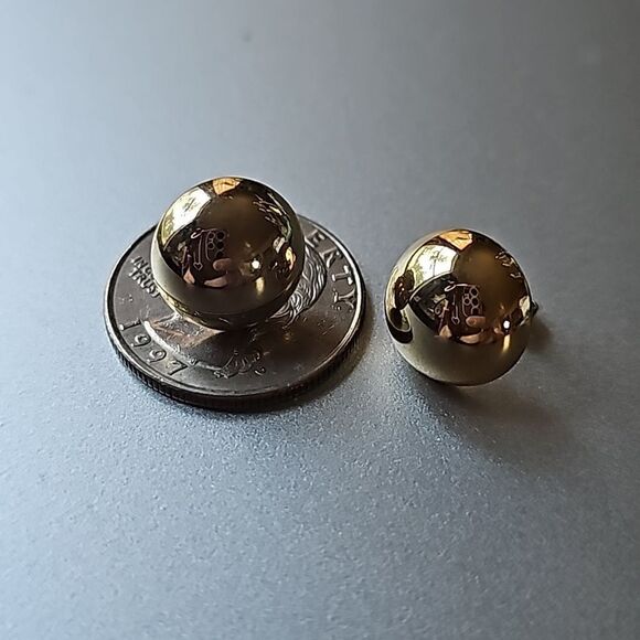 Vintage Classic Signed Avon Stud WOT - Picture 1 of 3